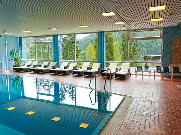 Hotelový bazén na hoteli Alpenhof